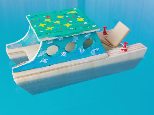 Knutselen voor kinderen met knutselpakket Badderende Boot– boot vaart in het water